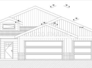 1034 Ashley Dr W, West Fargo, ND 58078