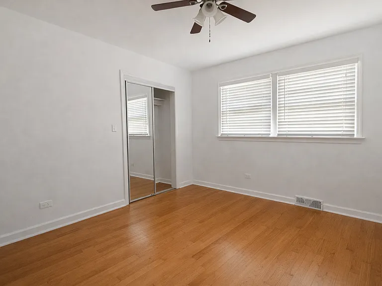 4259 N Narragansett Ave — Photo 7