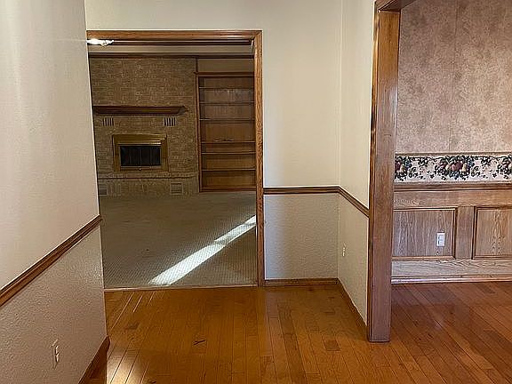 3rd image of 2747 Beech Ln