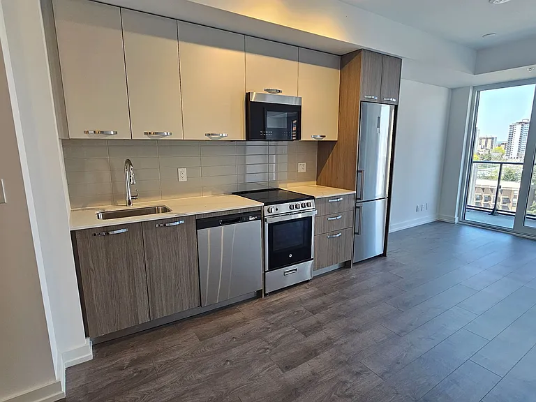 75 James St S #1101 — Photo 10