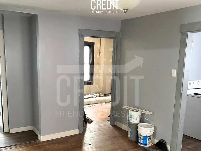 1365 E Walnut St — Photo 6