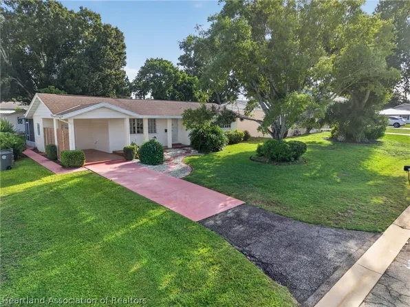 203 E Lagrande St, Avon Park, FL 33825