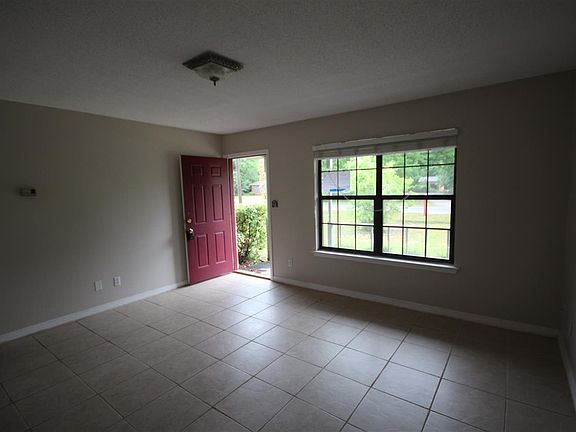 3rd image of 5605 Fairview Dr