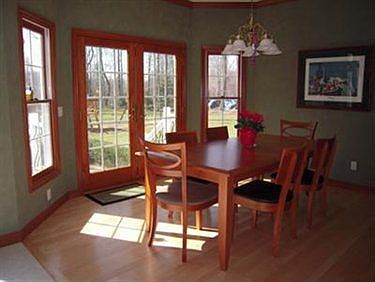 5th image of 10735 Robert Ln