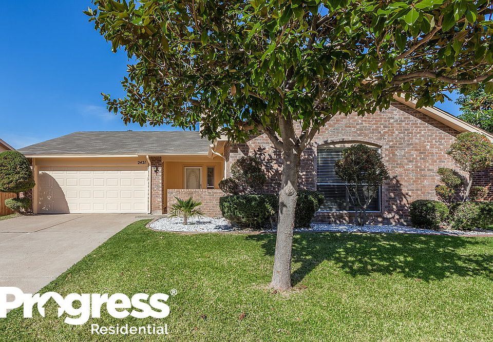1st image of 2421 Heathercrest Dr