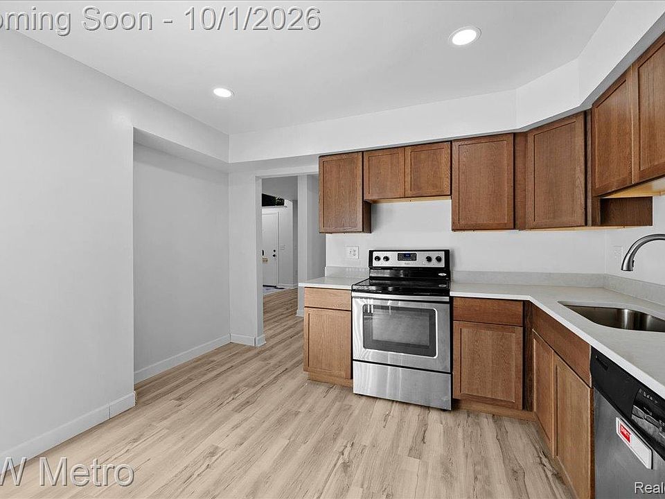 25168 Maplebrooke Dr, photo 9