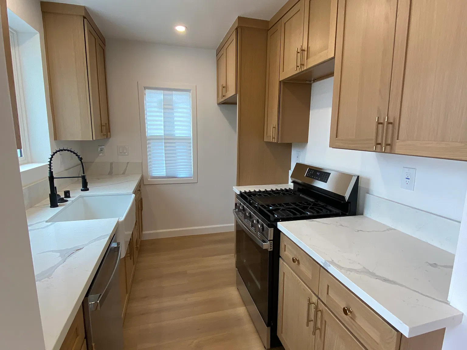 2 bed, 830 sqft, $2,850 — Photo 3