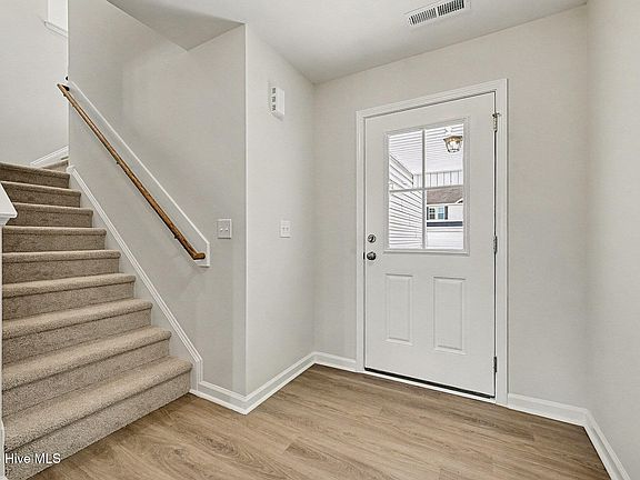 5th image of 13 E Emily Gardens Drive