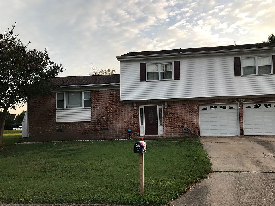 Large Tri level house