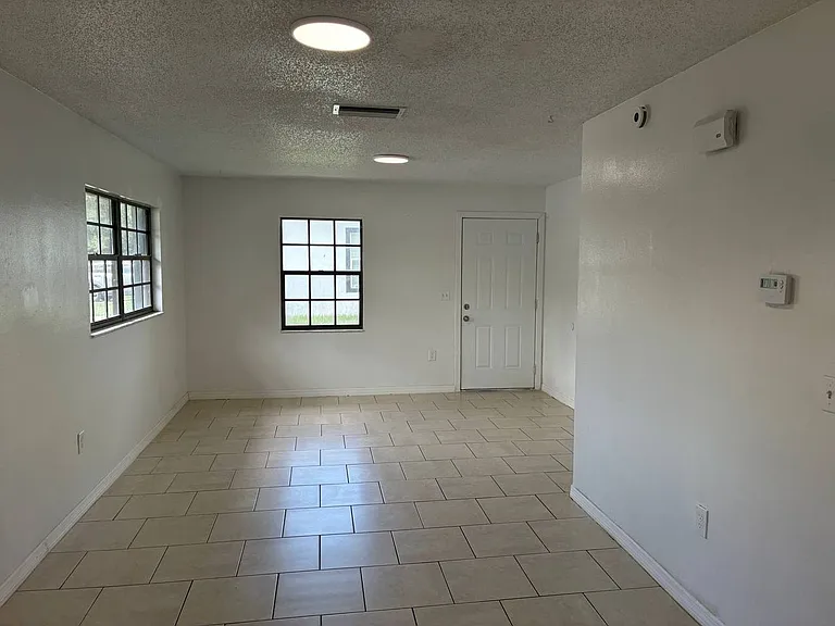 733 Pineville Ln — Photo 6