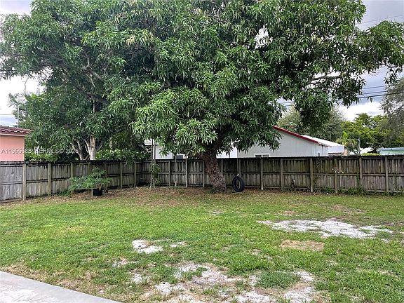 5th image of 535 NW 121st St #0