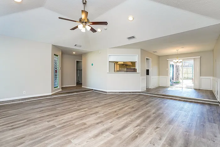 13823 Swiss Hill Dr — Photo 4