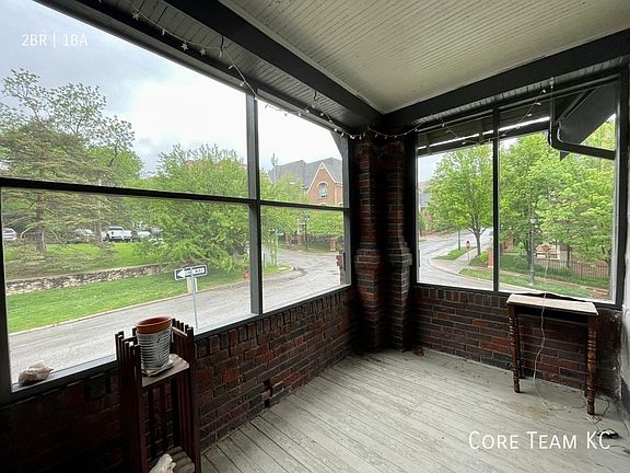 2nd image of 5007 Wyandotte St #5001-2