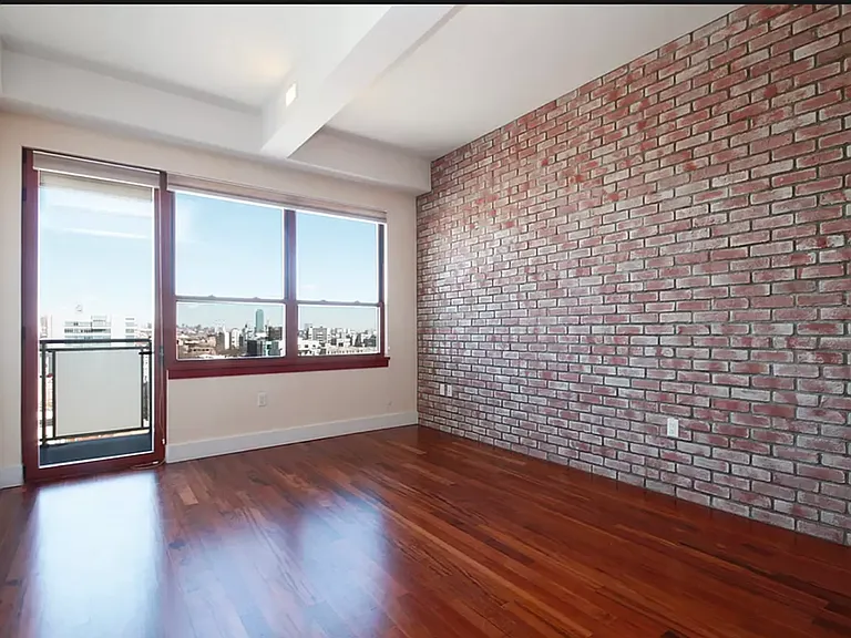 240 Meeker Ave #42 — Photo 1