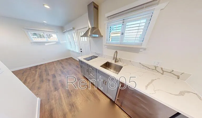 45 N Laurel St — Photo 5