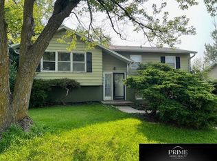 5615 N 68th St, Omaha, NE 68104