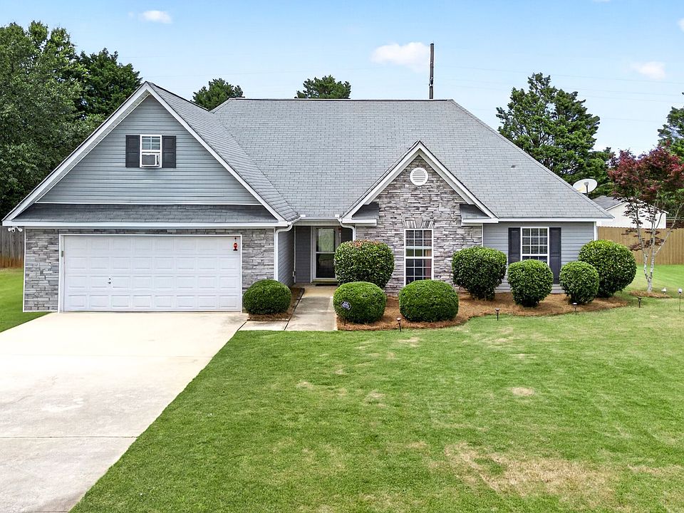 1st image of 107 Bramble Way
