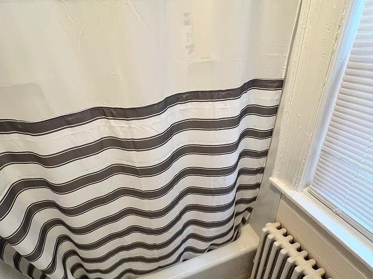 149 Strathmore Rd #9 — Photo 7