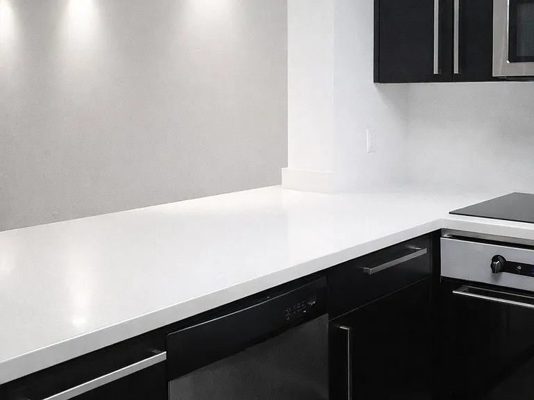2020 NE 135th St #502 — Photo 3