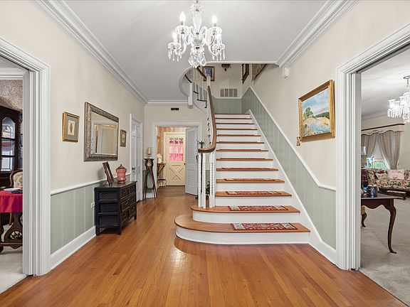 5th image of 321 S Mary St