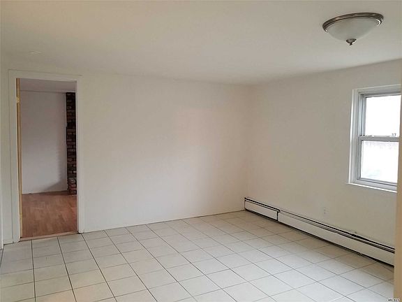 4th image of 970 Park Ave