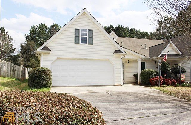 1st image of 270 Courtyard Dr