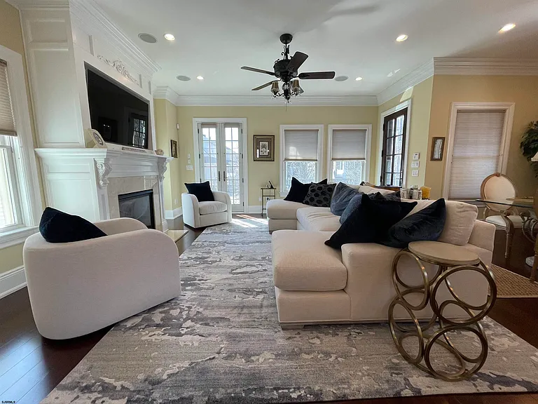 11 S Kenyon Ave #2026 — Photo 7
