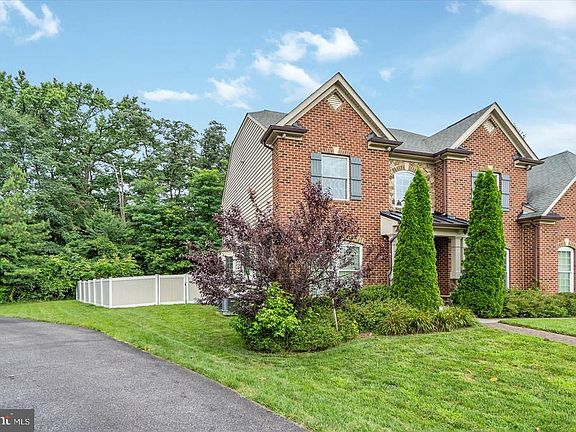3rd image of 8306 CARLI COURT