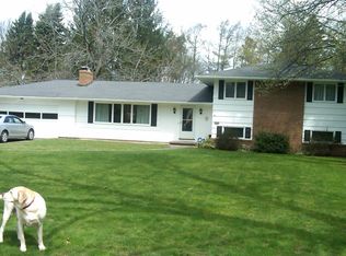 56 Larchwood Dr, Pittsford, NY 14534