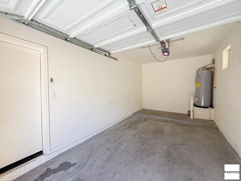 1741 W Pollack St — Photo 30