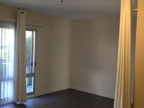 5th image of 239 Boardwalk Ave APT A