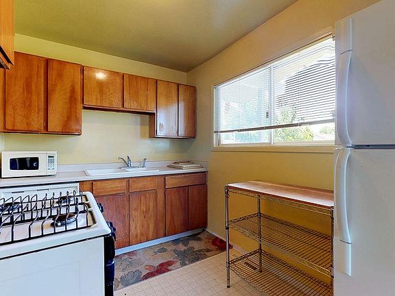 5th image of 2202 Camden St