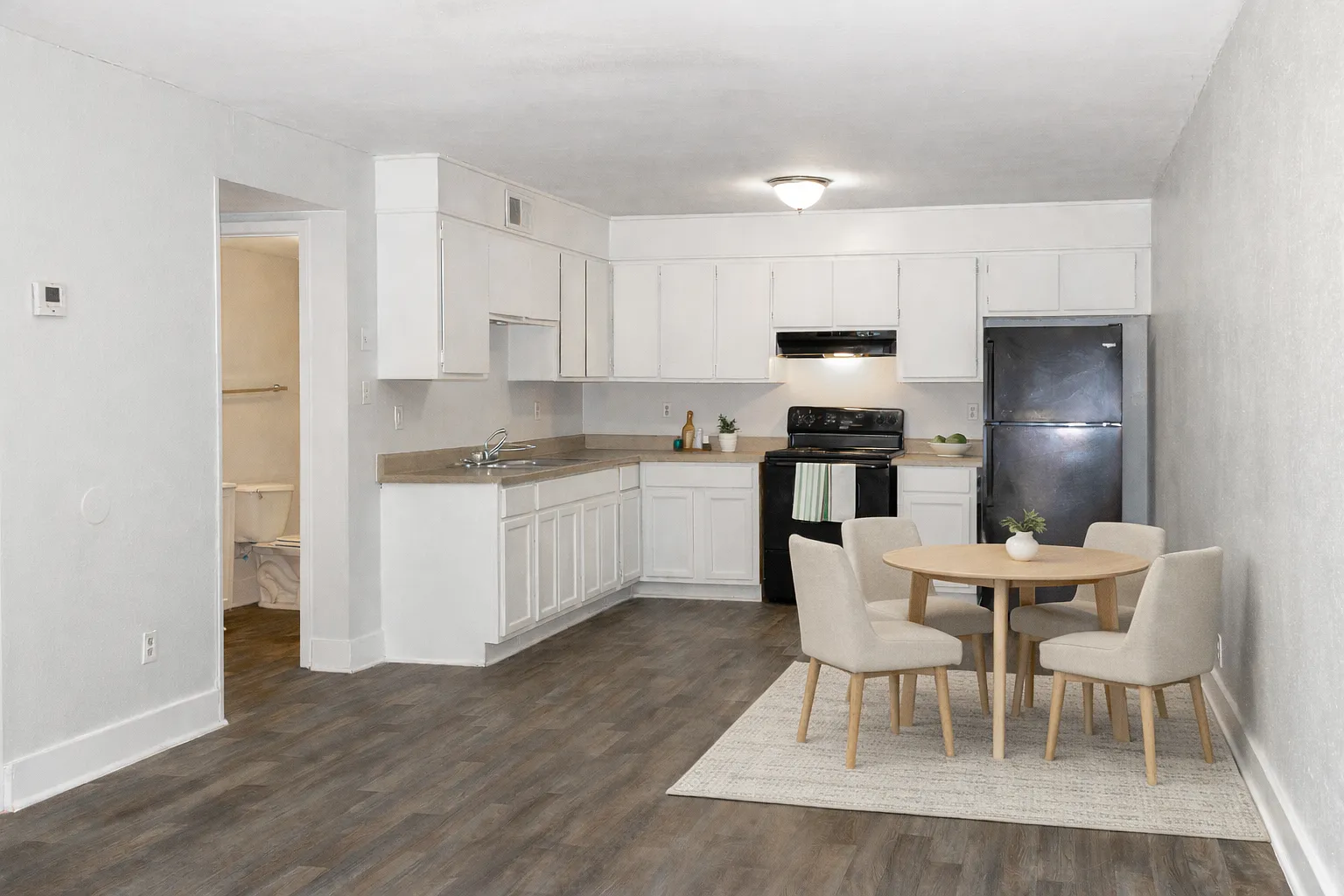 Rainview Apartments — Photo 1