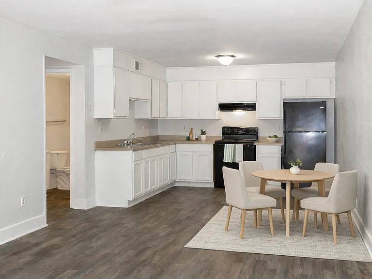Rainview Apartments — Photo 1