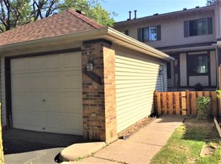 214 Bridlewood Dr, Saint Paul, MN 55119