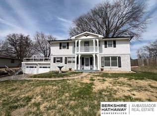 4638 Manchester Dr, Omaha, NE 68152