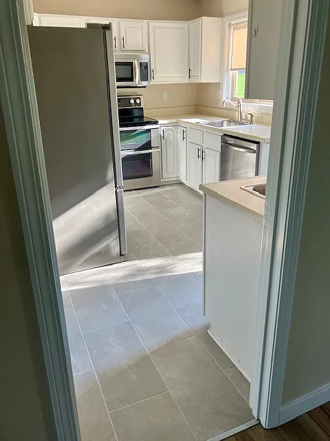 3 bed, 3.5 bath, 2232 sqft, $3,200 — Photo 4