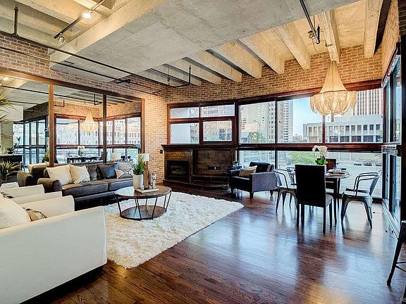 2nd image of 1020 15th St APT 221