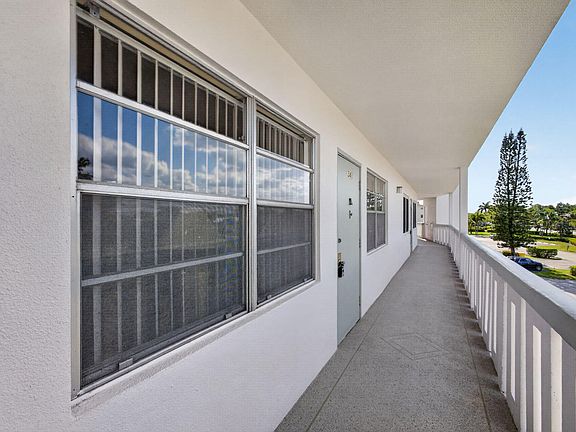 5th image of 348 Wellington H