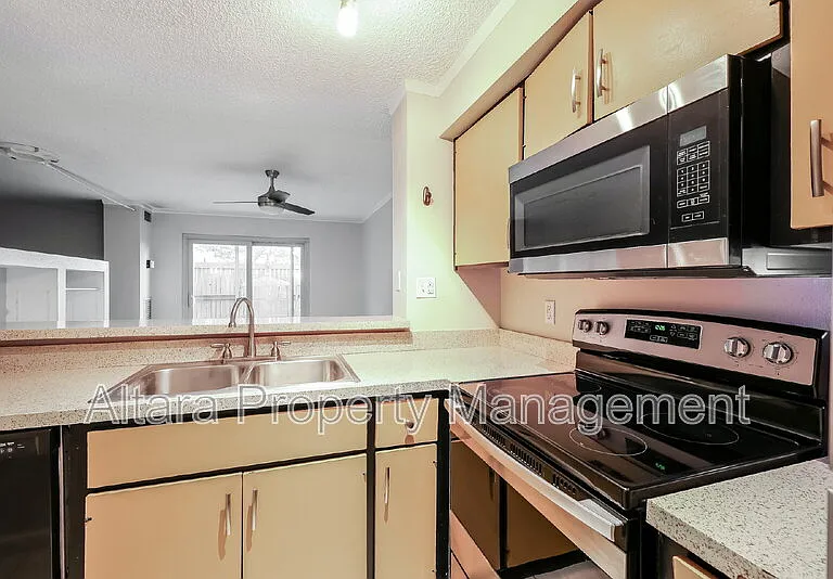 2880 S Locust St #N100 — Photo 1