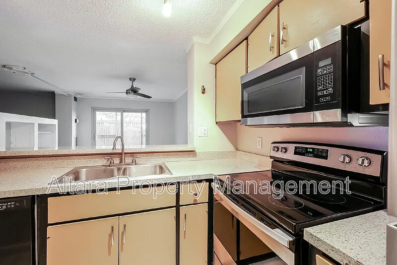 2880 S Locust St #N100