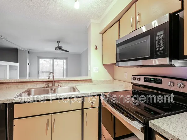 2880 S Locust St APT N100, Denver, CO 80222