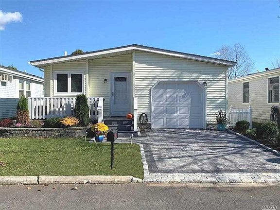2nd image of 170 Village Cir W