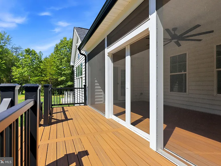 301 Kingdom Dr — Photo 14