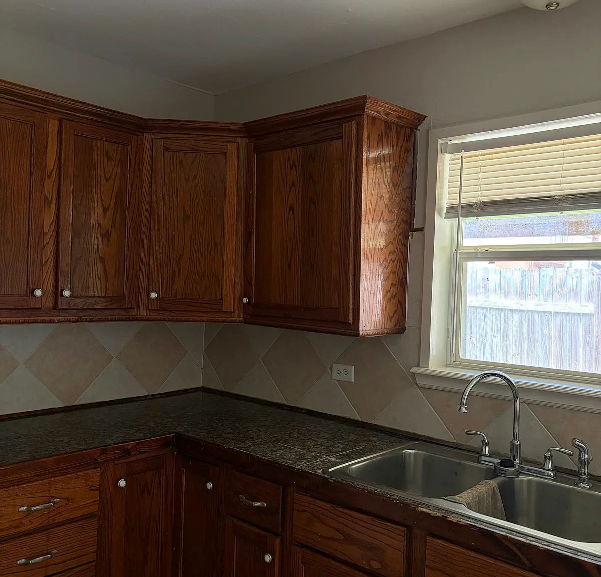 1680 Hofheinz Street — Photo 3