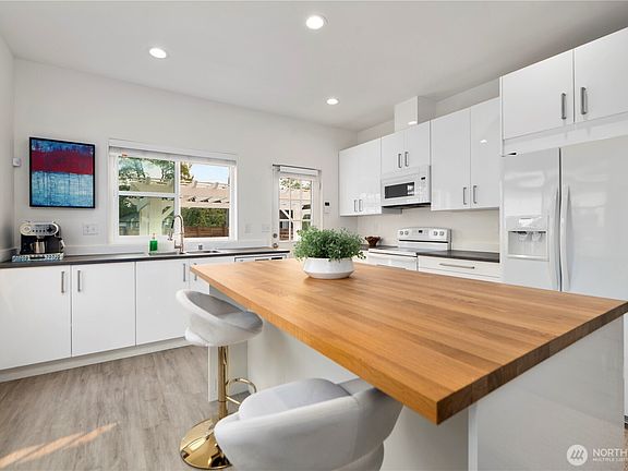 5th image of 547 E Street