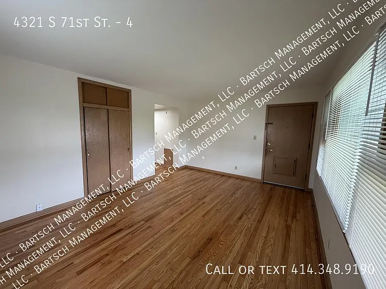 4321 S 71st St #4 — Photo 3