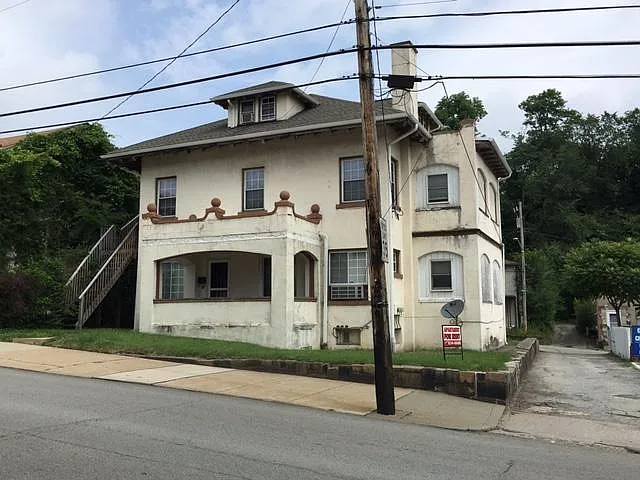 315 W Otterman St — Photo 3
