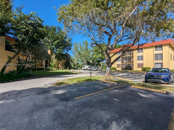 3390 Foxcroft Rd #C212, Hollywood, FL 33025