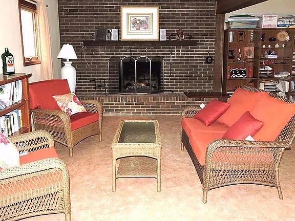 ll family room with workshop